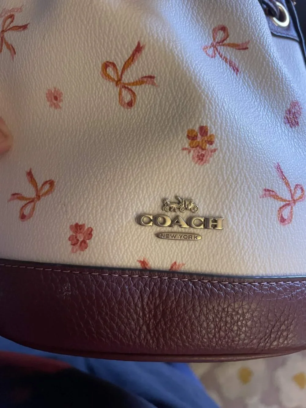 🎀Coach Dempsey Drawstring Bucket Bag With Bow Print~Used~Missing strap🎀